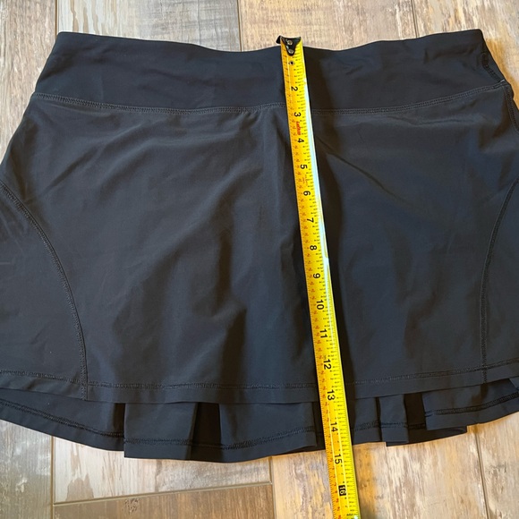Lululemon skirt size 10 - Picture 4 of 8